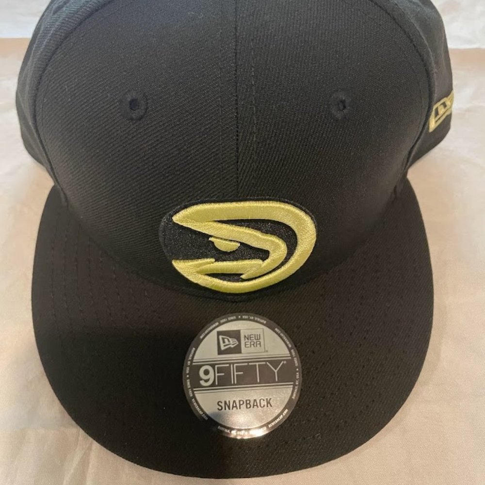 ATLANTA HAWKS 950 BLACK COLLEGE SNAPBACK